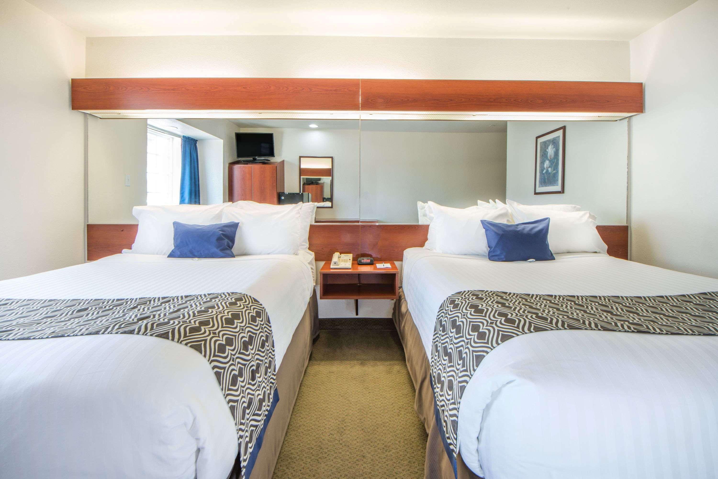 Microtel Inn And Suites By Wyndham Miami Ok Buitenkant foto