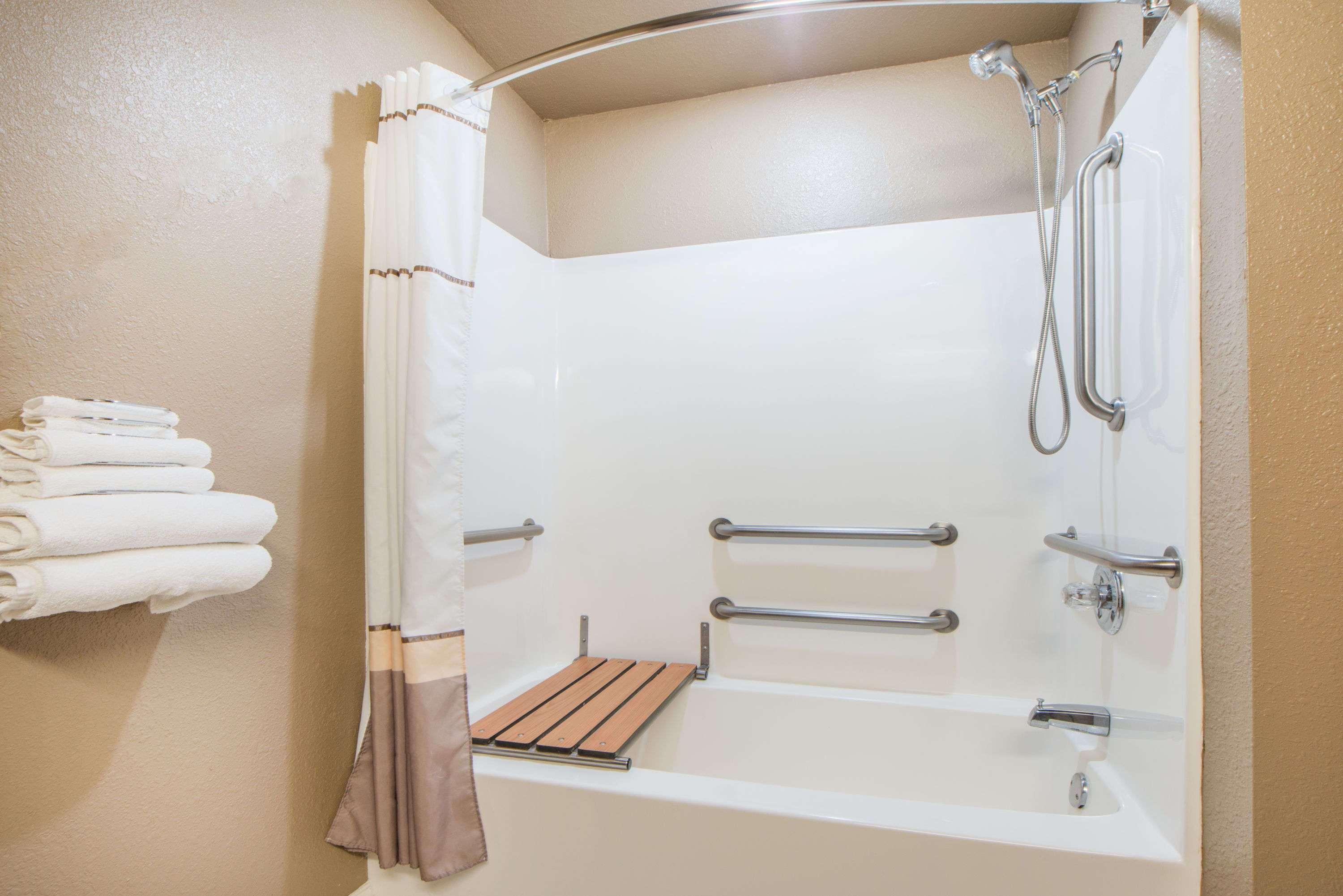 Microtel Inn And Suites By Wyndham Miami Ok Buitenkant foto