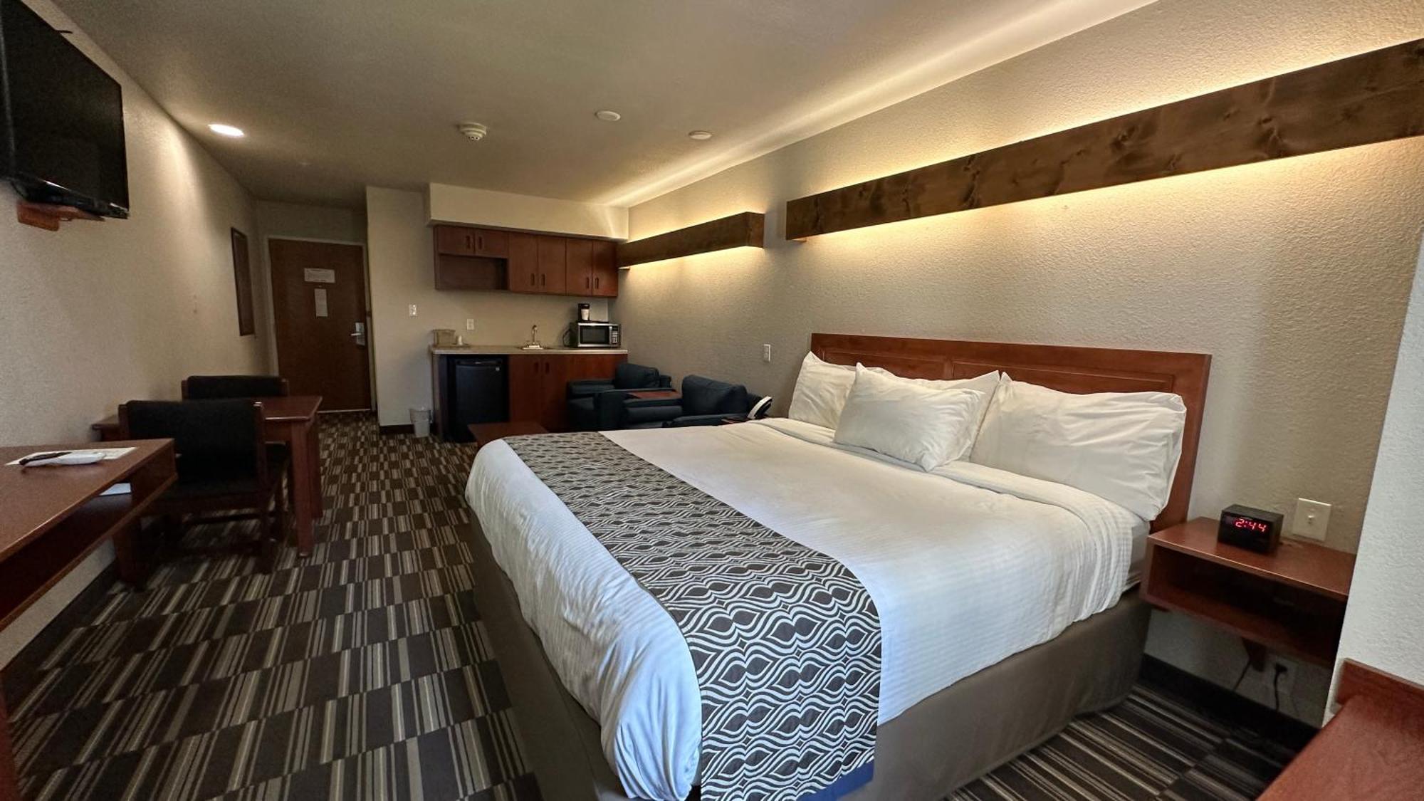 Microtel Inn And Suites By Wyndham Miami Ok Buitenkant foto