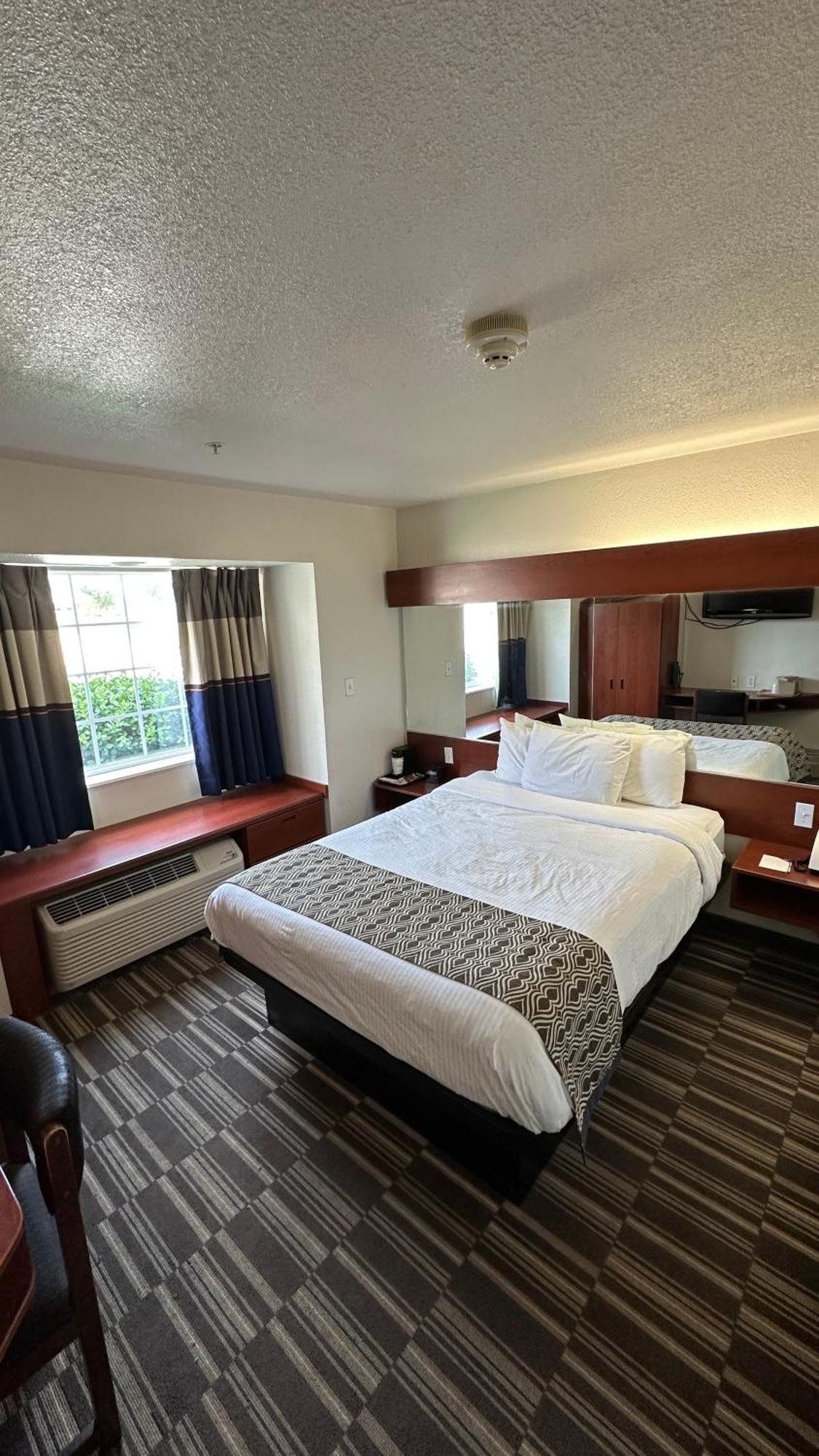 Microtel Inn And Suites By Wyndham Miami Ok Buitenkant foto