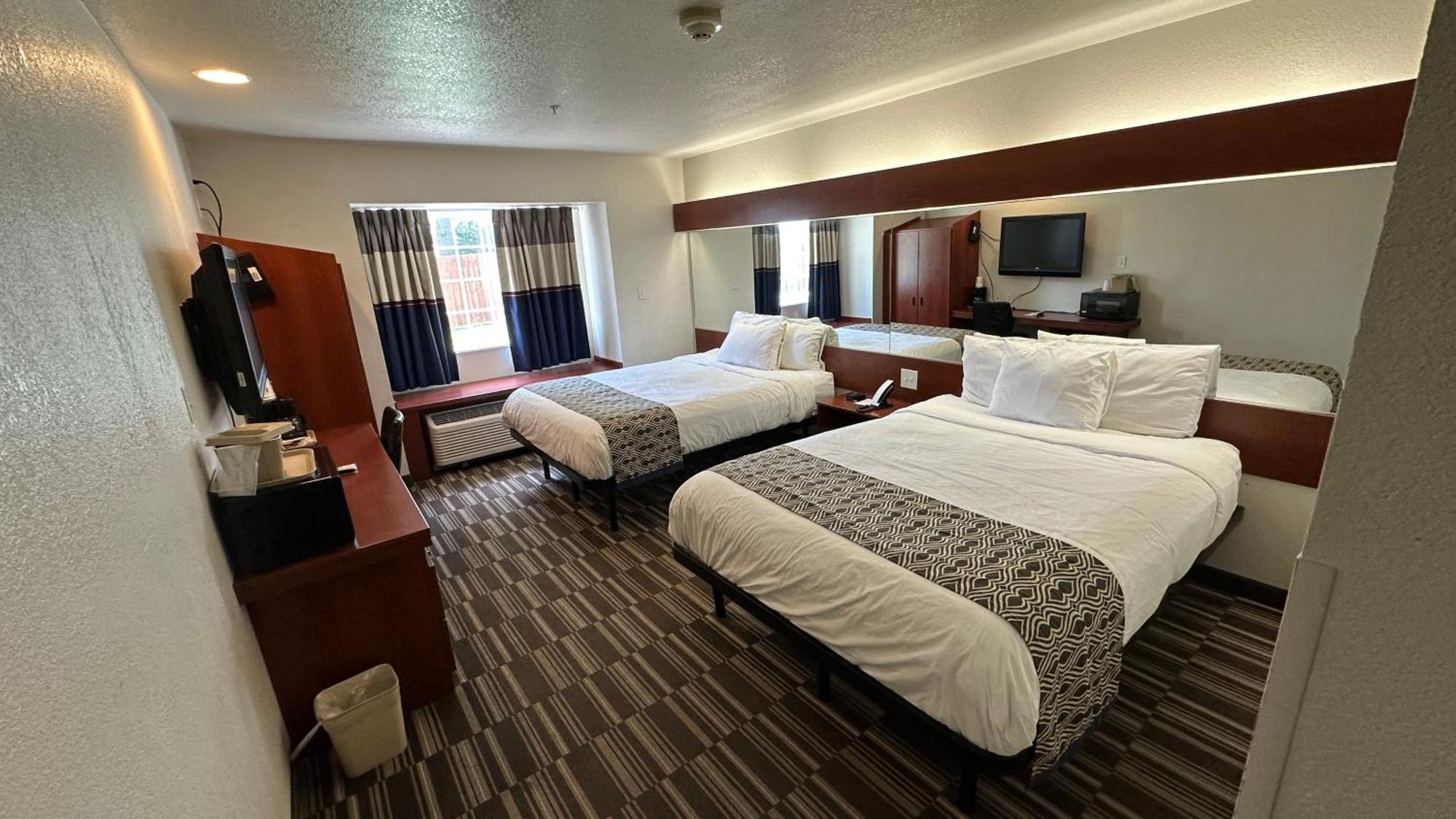 Microtel Inn And Suites By Wyndham Miami Ok Buitenkant foto