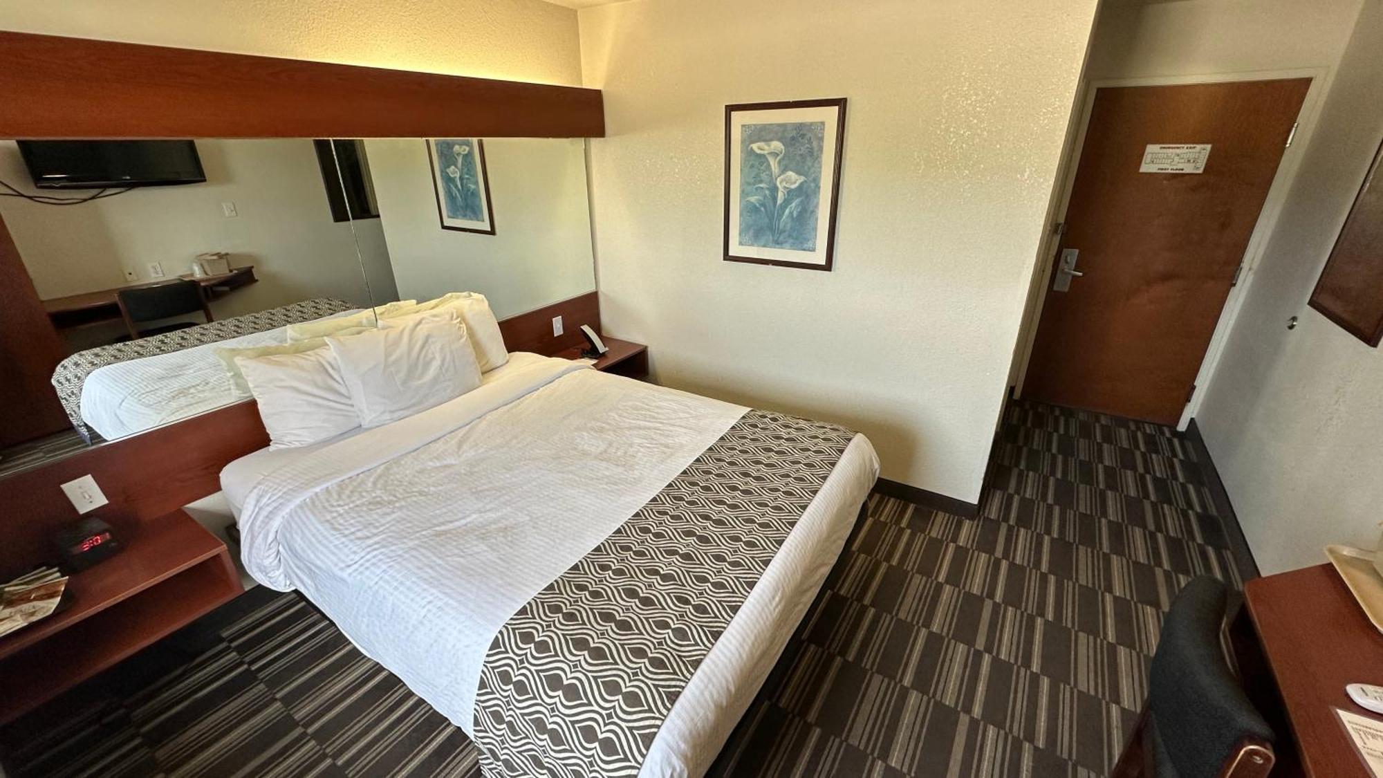 Microtel Inn And Suites By Wyndham Miami Ok Buitenkant foto