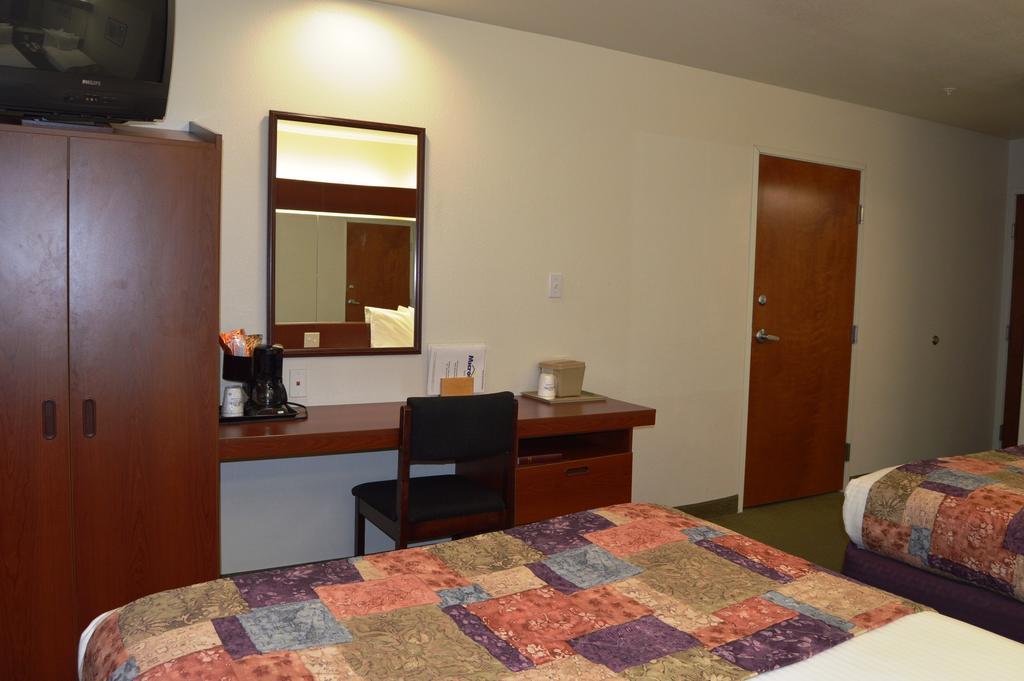 Microtel Inn And Suites By Wyndham Miami Ok Kamer foto